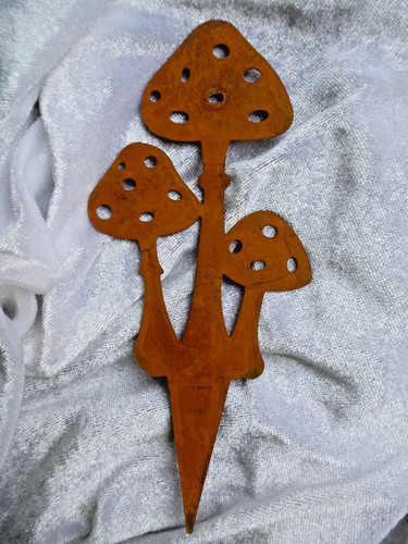 Fliegenpilze aus edel - edel, rost